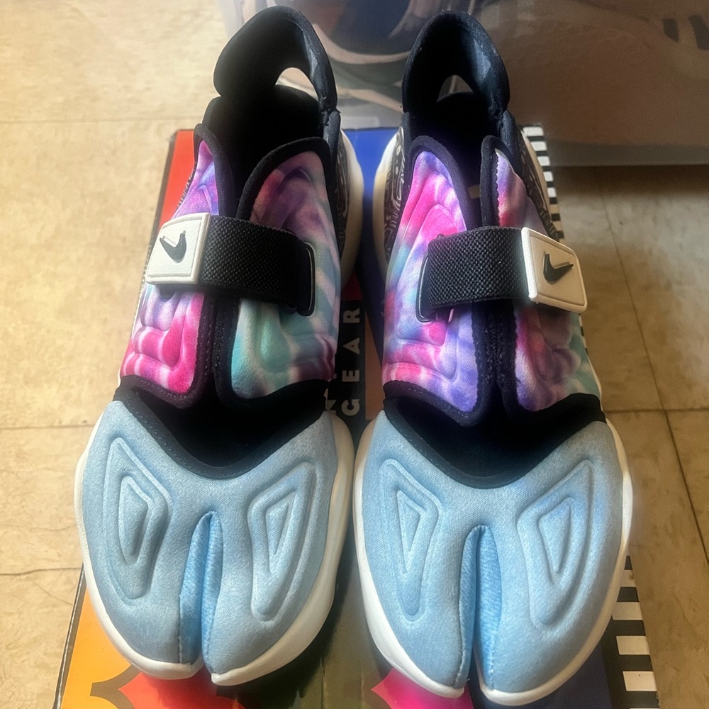 NIKE AQUA RIFT SNEAKERS